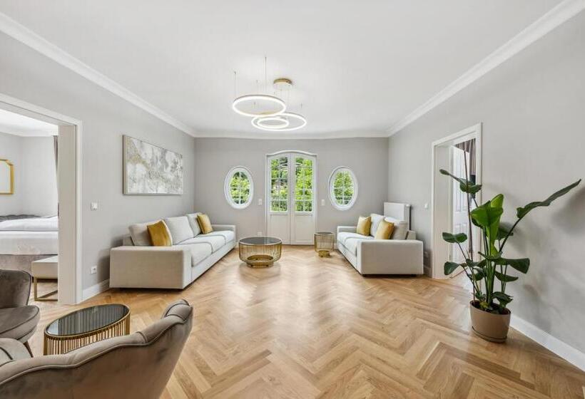 1 Bedroom Penthouse Apartment, Residenz Hugo