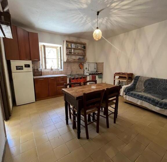 اتاق استاندارد, Stazzo Gallurese