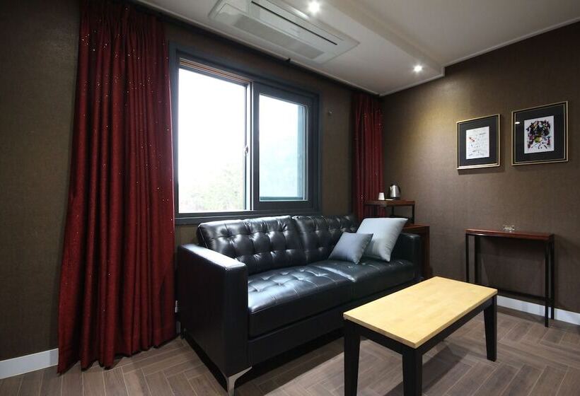Номер Deluxe, Brown Dot Hotel Jinhae