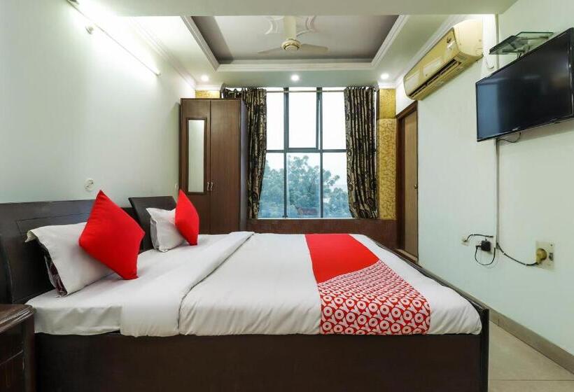 豪华房间, Sai Vatika Guest House