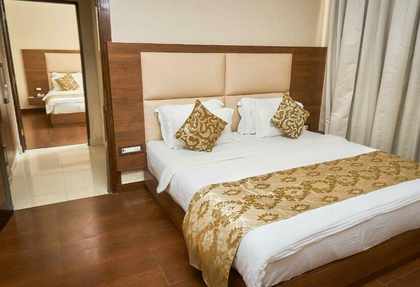 اتاق اجرایی, Ganpati Hotel Katra