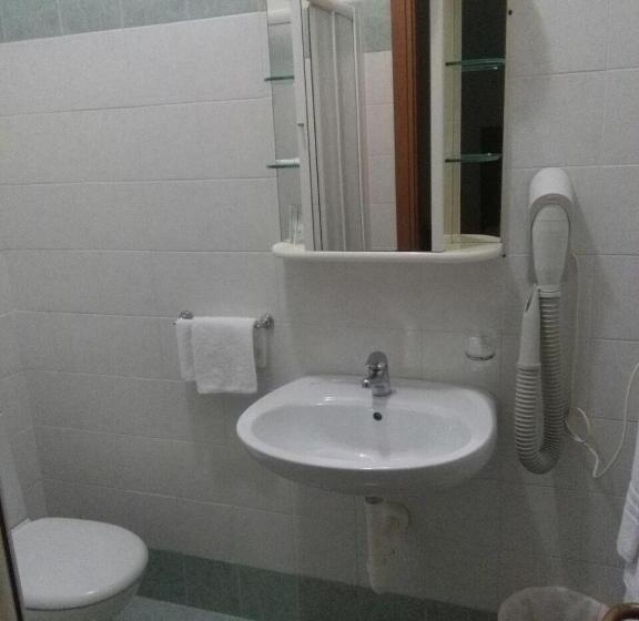 اتاق استاندارد, Illi