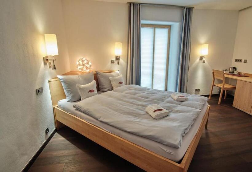 Номер Стандарт, Turmhotel Zum Erasmus