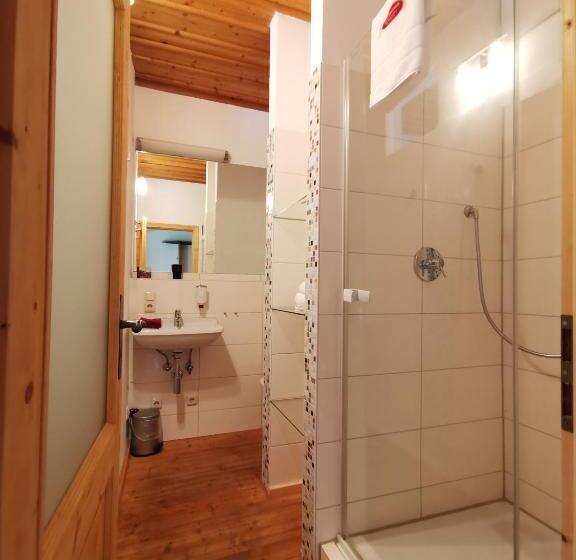 Номер Стандарт, Turmhotel Zum Erasmus
