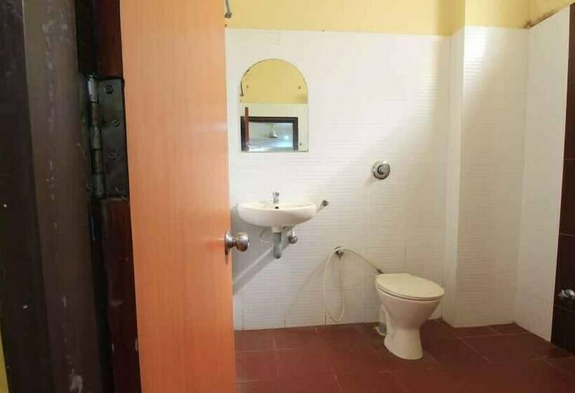 Трехместный Номер Deluxe, Megha Residency