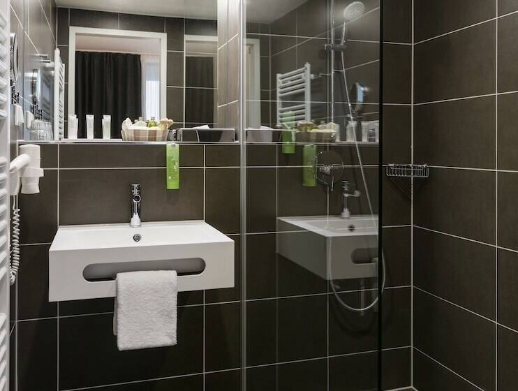 标准三人间, Jufa Hotel Hamburg Hafencity
