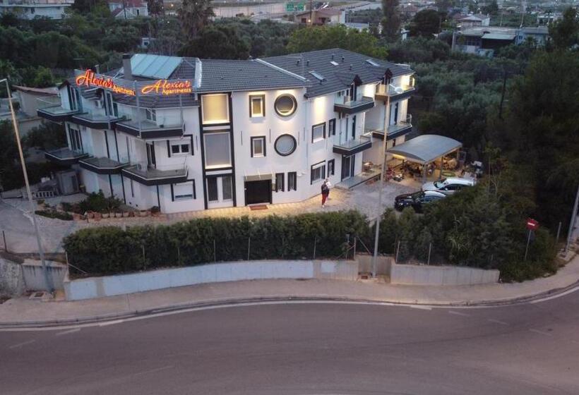 استودیو استاندارد با چشم‌انداز, Alexias Apartments