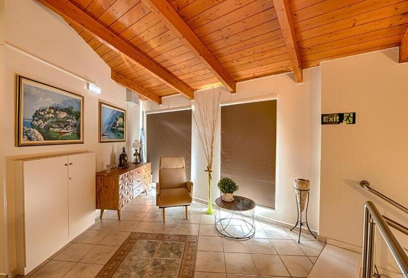 استودیو استاندارد با تخت کینگ, Alexias Apartments