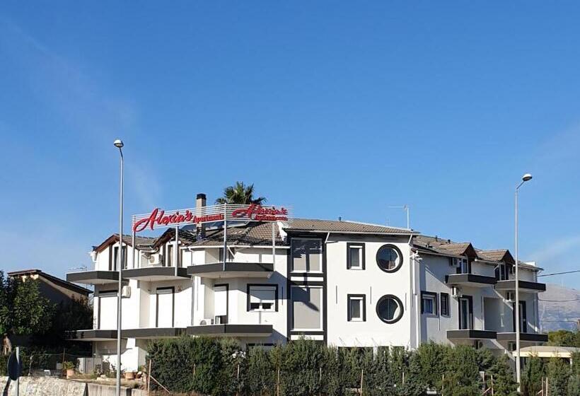 استودیوی سوپریور, Alexias Apartments