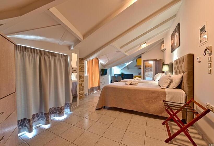 استودیوی سوپریور, Alexias Apartments