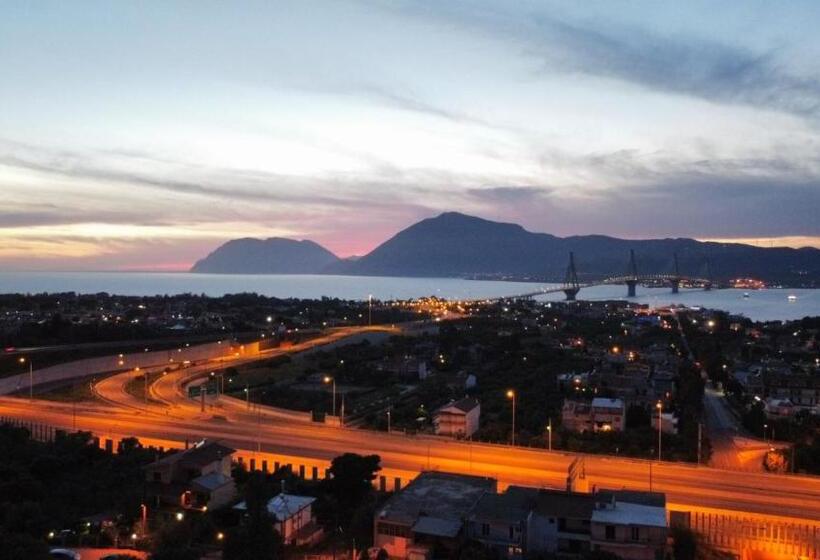 استودیوی لوکس, Alexias Apartments