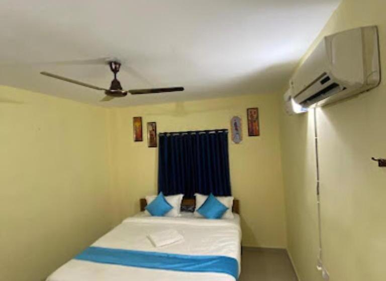 Quarto Deluxe, Mo Oyo Bhubaneswar