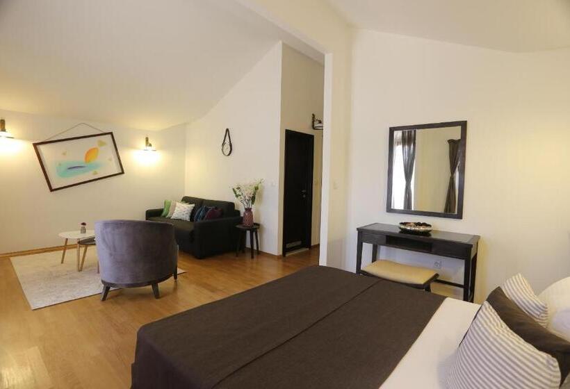 سوییت سوپریور با چشم‌انداز دریا, Boutique Hotel Kredo