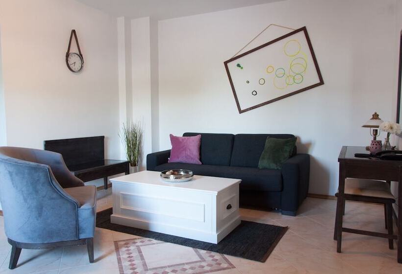 آپارتمان ممتاز دوخوابه رو به دریا, Boutique Hotel Kredo