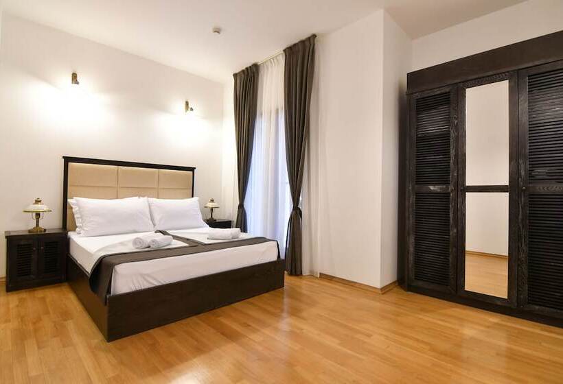 آپارتمان ممتاز دوخوابه رو به دریا, Boutique Hotel Kredo