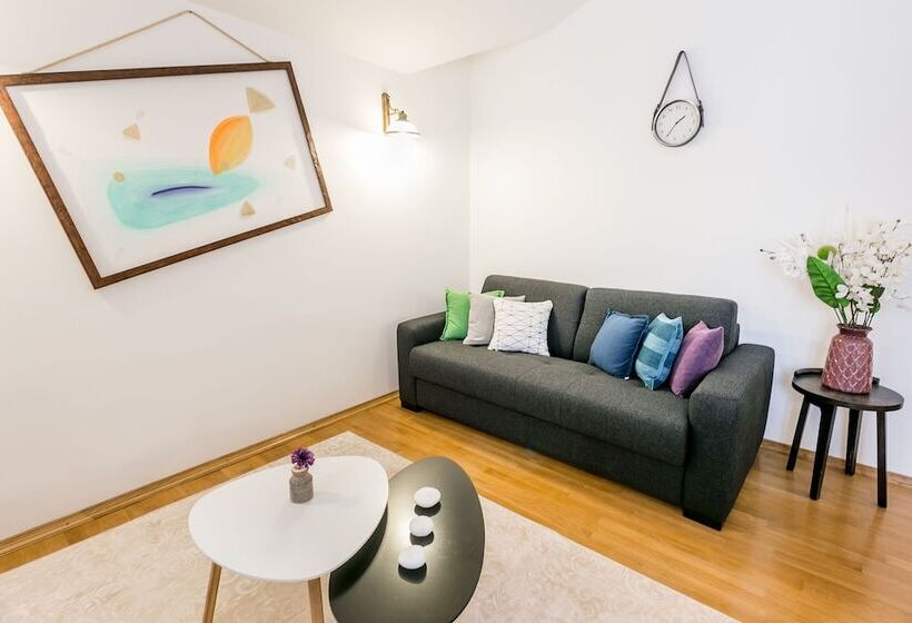 آپارتمان ممتاز دوخوابه رو به دریا, Boutique Hotel Kredo