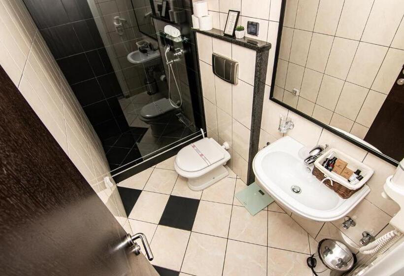 سوییت, Boutique Hotel Kredo