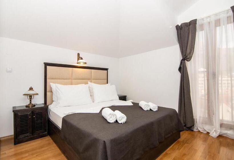 سوییت سوپریور, Boutique Hotel Kredo