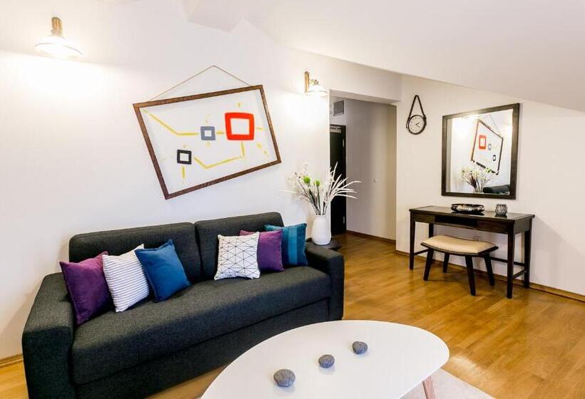 سوییت سوپریور, Boutique Hotel Kredo