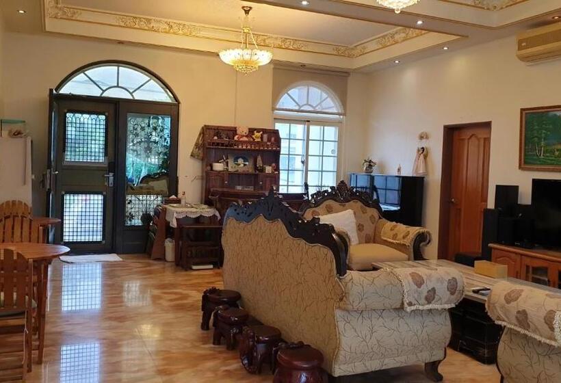 سوییت خانوادگی, Beauty Monroe B&b 可包棟 150吋投影 唱歌 夏日玩水 烤肉 電動麻將