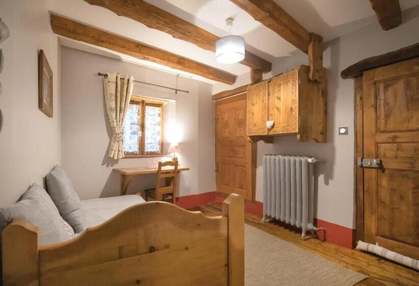 اتاق استاندارد سه نفره, Au Coeur Des Alpes