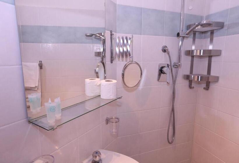 Номер Стандарт, Albergo Livorno
