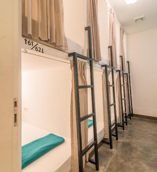Quarto Quadruplo Estandar Banheiro Compartilhado, Wonderloft Hostel Kota Tua