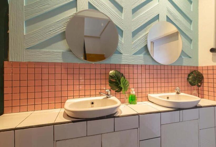 Cama em Quarto Compartilhado, Wonderloft Hostel Kota Tua
