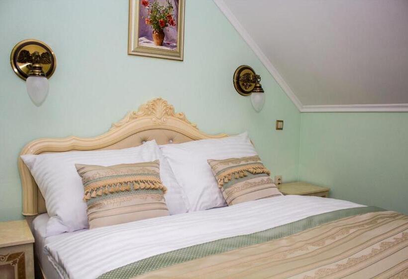 Family Suite, Viliam Frano