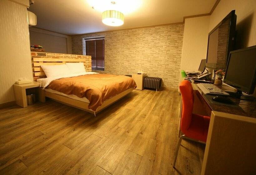 Номер Deluxe, Chuncheon Myeongdong