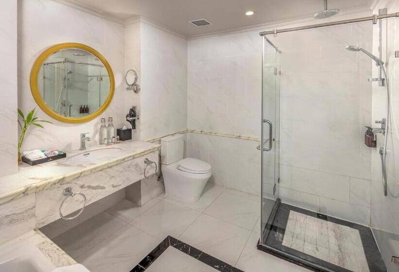 اتاق لوکس با چشم‌انداز دریاچه, Melia Vinpearl Cua Hoi Beach Resort