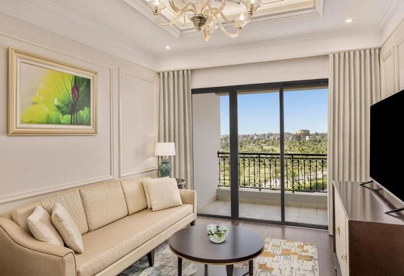 سوییت با چشم‌انداز باغ, Melia Vinpearl Cua Hoi Beach Resort