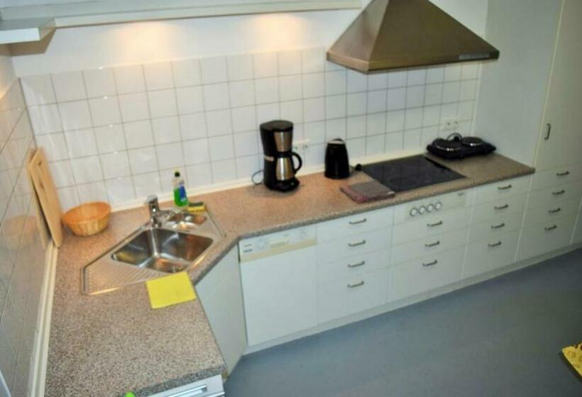 חדר סטנדרט לשלושה עם חדר אמבטיה משוף, Monteurzimmer Kirchheim Teck