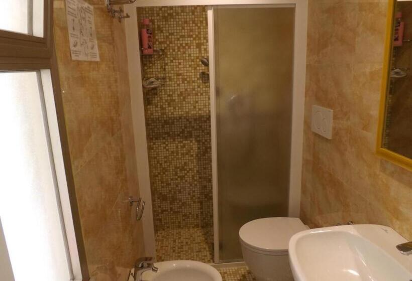 اتاق اکونومی, Gioiosa