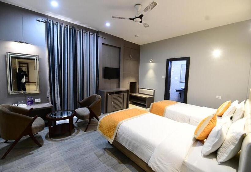 豪华房间, Jataka Inn