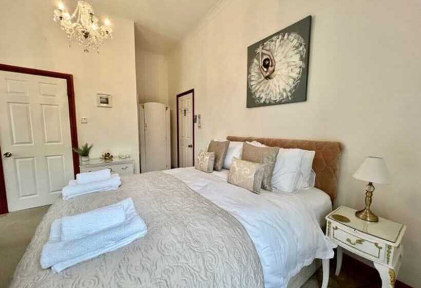 Quarto Superior, The Chapel Guest House