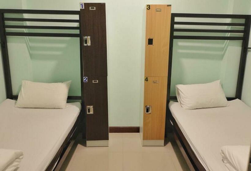 اتاق اکونومی, Mahannop Hostel
