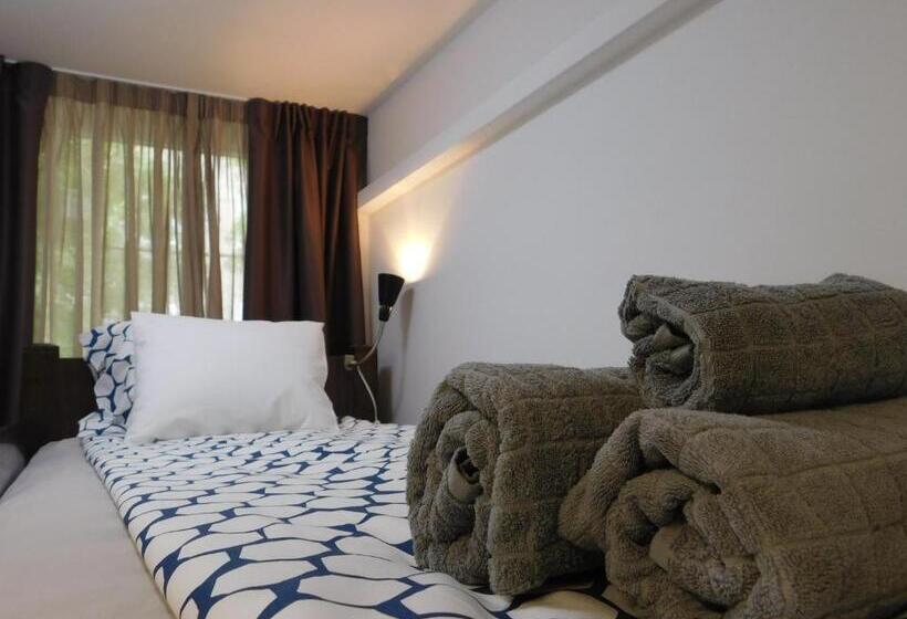 اتاق لوکس, Hostel Bureau