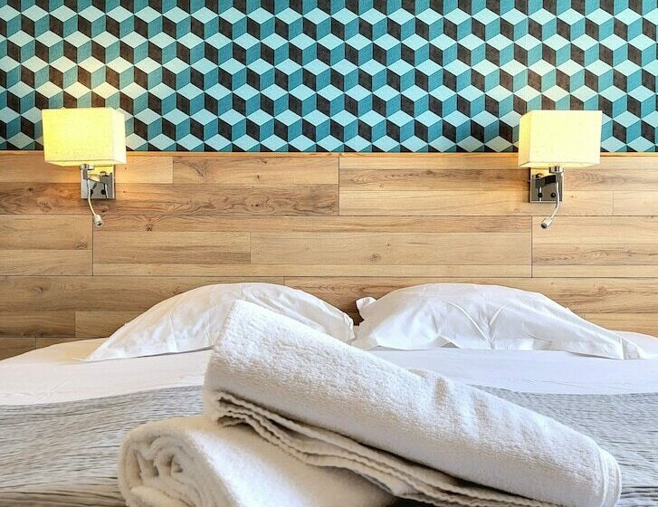 Номер Стандарт, Cit Hôtel La Résidence