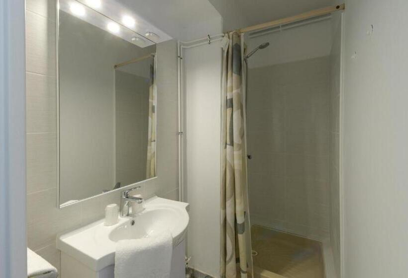 Номер Стандарт, Cit Hôtel La Résidence