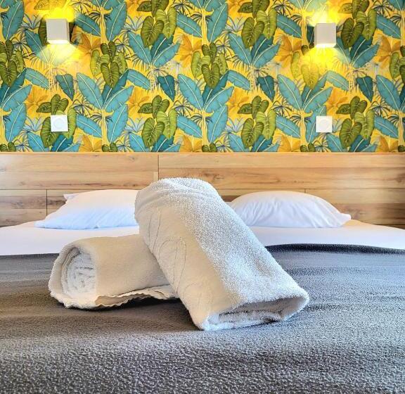 Номер Стандарт Трехместный, Cit Hôtel La Résidence