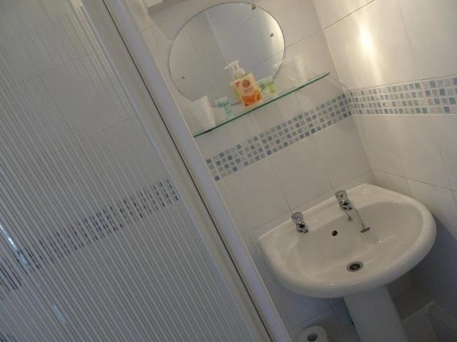 اتاق استاندارد سه نفره, The Heidi Bed & Breakfast