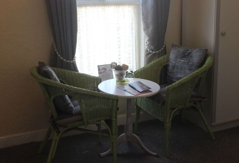 اتاق استاندارد سه نفره, The Heidi Bed & Breakfast