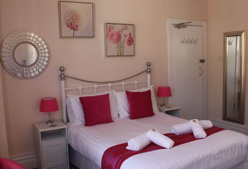 اتاق استاندارد سه نفره, The Heidi Bed & Breakfast