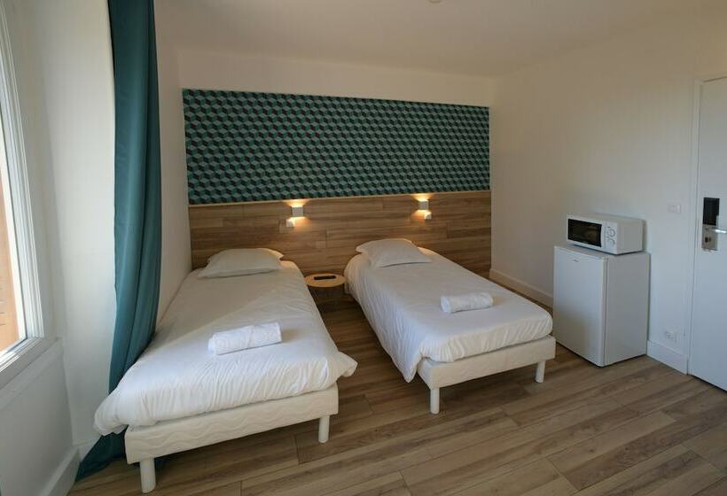 Номер Стандарт, Cit Hôtel La Résidence