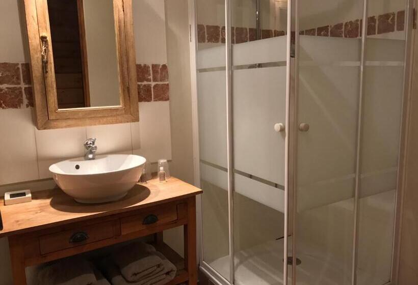 Quarto Estandar, La Clé Des Bois