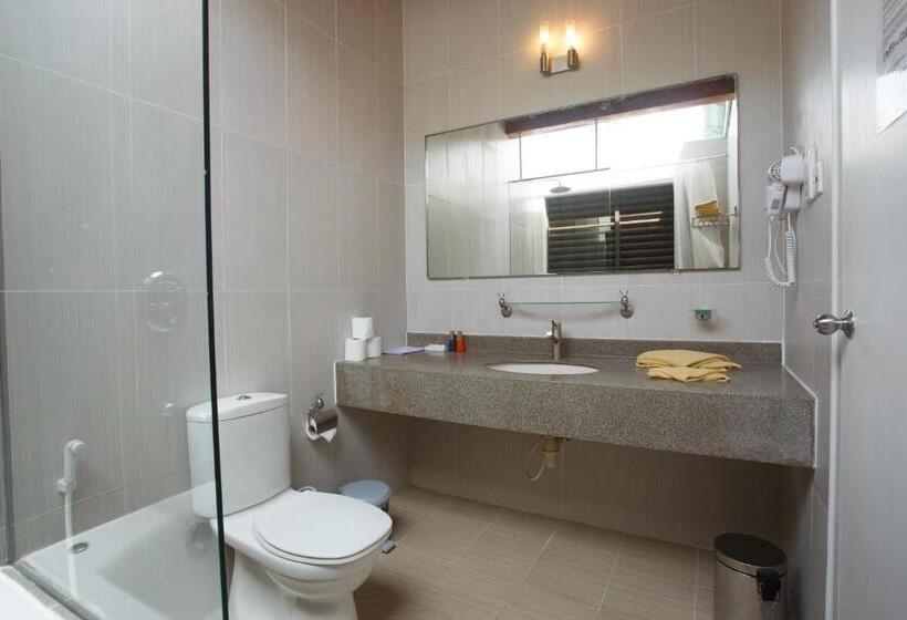 ویلای 1 خوابه, Embudu Village Resort