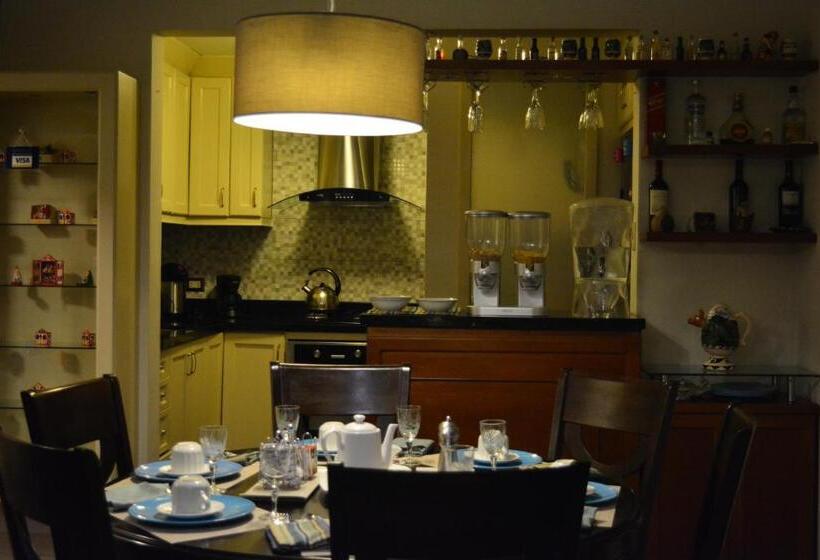 اتاق استاندارد, Kangaroo Wasi Airport Bed & Breakfast