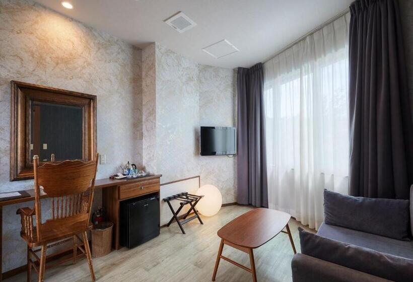اتاق لوکس با چشم‌انداز دریا, La Casa Panacea Okinawa Resort