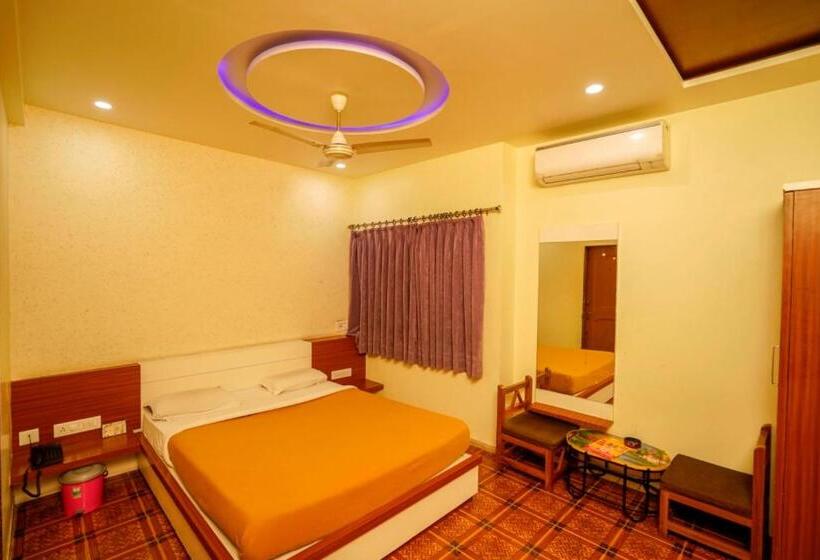 스탠다드 룸 킹사이즈 침대, Bhakti, Rajkot